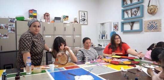 Özel bireyler, geri dönüşüm malzemelerini sanata dönüştürüyor - Videolu Haber