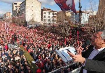Özgür Özel’den erken seçim çağrısı: ‘Daha fazla kaçmadan sandığı getirin’