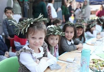 Şakran'da 6. Geleneksel Zeytin Kırma Şenliği Düzenlendi