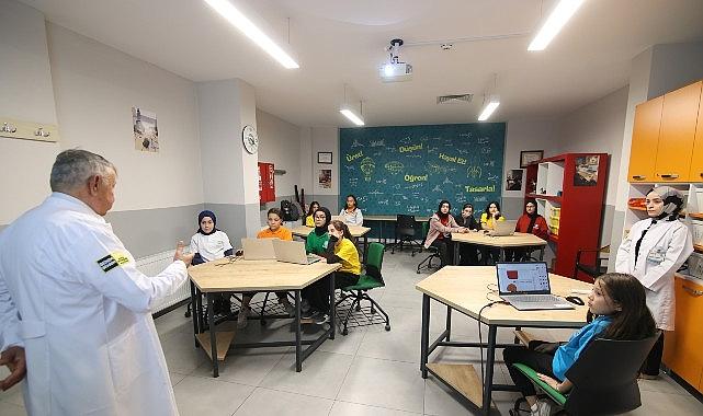 Konya Büyükşehir'den Öğretmenler Günü'ne Özel Anlamlı Buluşma