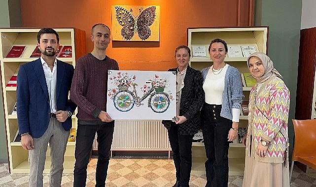 Elektronik atıklardan sanata çevreci dönüşüm