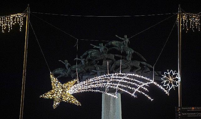 İzmir 2026'ya ışıl ışıl giriyor