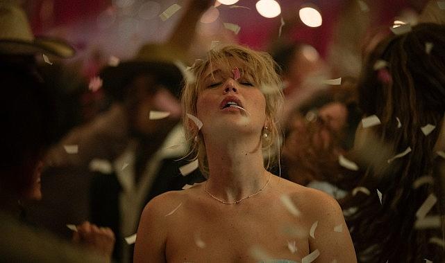 Jennifer Lawrence'tan Sarsıcı Bir Performans