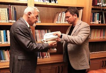 ÇGD Bursa Şubesi Osmangazi'ye Uğur Mumcu Kitaplarını Bağışladı