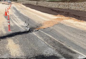 Kahta–Gerger yolunda çökme: Ulaşım tek şeritten sağlanıyor - Videolu Haber