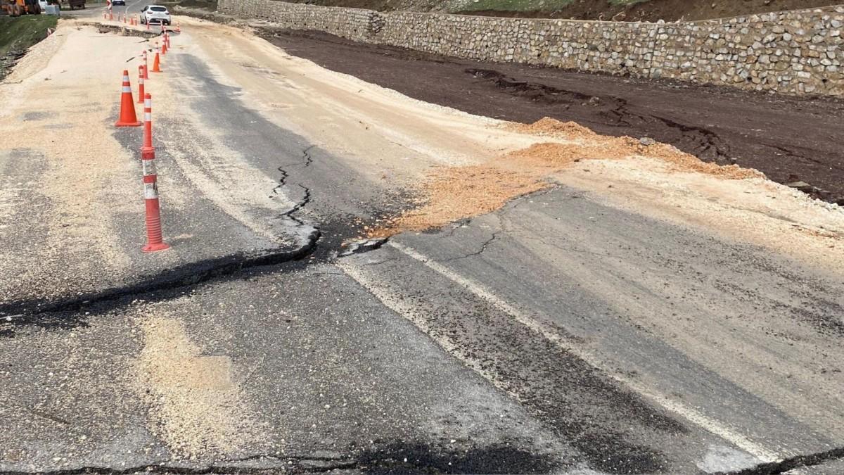 Kahta–Gerger yolunda çökme: Ulaşım tek şeritten sağlanıyor - Videolu Haber
