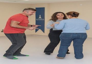 Hissederek dans ettiler