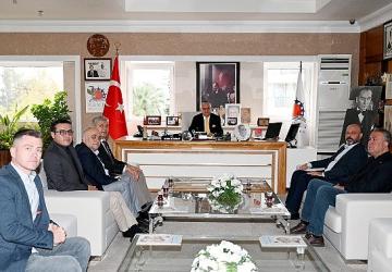 DİSK Antalya Şubesi'nden Başkan Topaloğlu'na Öğretmenler Günü kutlaması