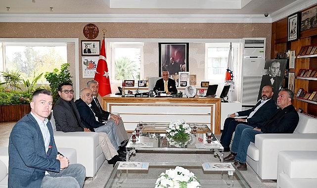 DİSK Antalya Şubesi'nden Başkan Topaloğlu'na Öğretmenler Günü kutlaması