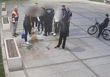 Çekirdek Keyfi Pahalıya Patladı: Hem Temizlediler Hem De Ceza Yediler