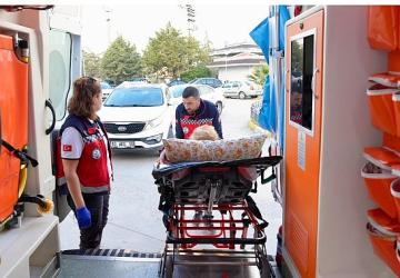 Burhaniye Belediyesi “Evde Bakım Hizmetleri" Devam Ediyor