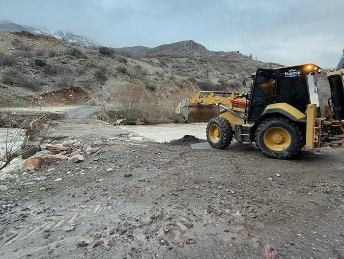 Sincik’te gece gündüz çalışıldı yollar açık tutuldu