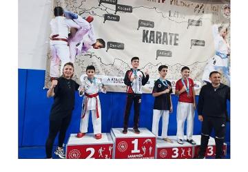 Aliağalı Karatecilerden Denizli'de Büyük Başarı