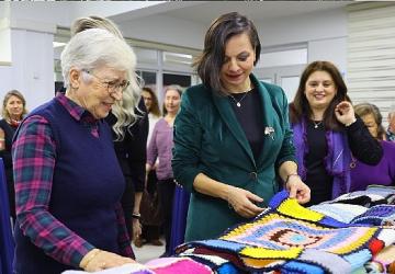 Karabağlar'da Birlikte Birleştirdiler, Sevgiyle Büyüttüler