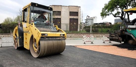 Osmangazi'den Hamitler'e 300 Tonluk Asfalt Desteği