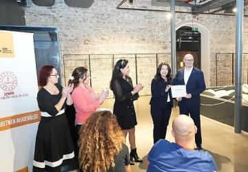 İzmir Öğretmen Akademileri Kapsamında ''Felsefe ve Düşünce Akademisi'' Gerçekleştirildi