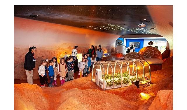 Karşıyakalı anaokulu öğrencileri Uzay Kampı'nda