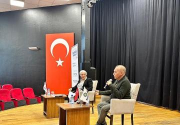 Yazar ve Yönetmen Özen Yula Bakırköylülerle Buluştu