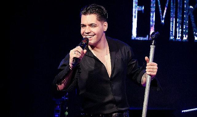 Emir Can İğrek'ten Konserde Sürpriz
