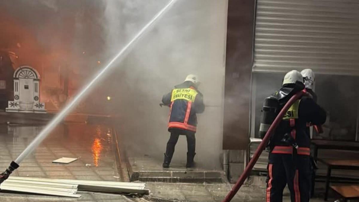 Besni’de hırdavat dükkanında yangın çıktı