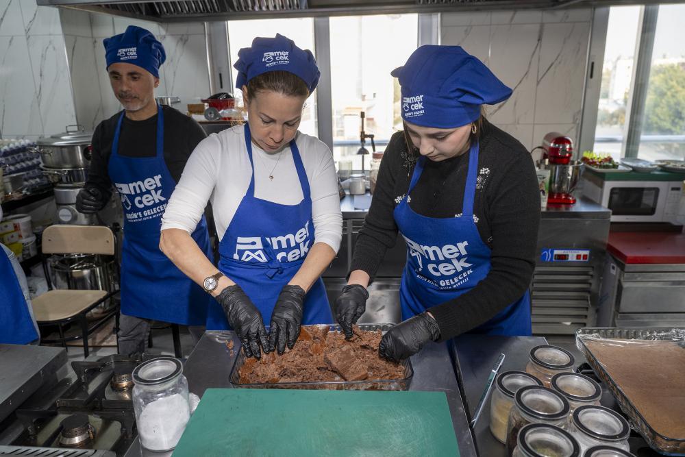 Büyükşehir’den MERCEK’te Yılbaşı Atölyeleri