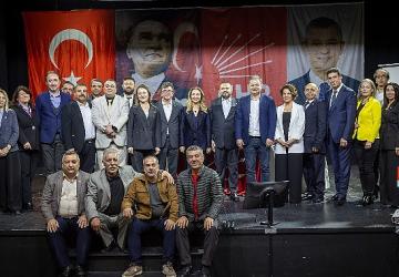 Romanların sesi Konak'tan yükseldi