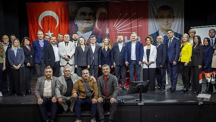 Romanların sesi Konak'tan yükseldi