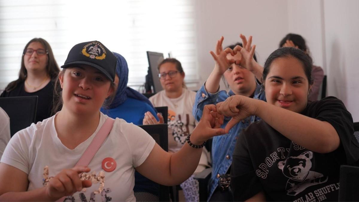 Başkan Tutdere’nin desteğiyle ‘Engelsiz Koro’ sahneye hazırlanıyor - Videolu Haber