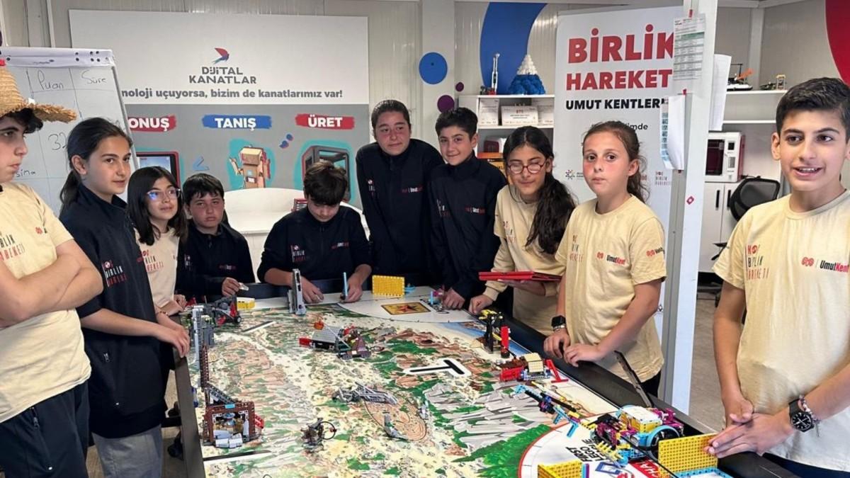 Koç Birlik Hareketi’nden Adıyamanlı öğrencilere Amerika yolculuğu