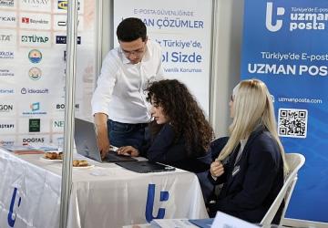 Bilişim Fuarı stantlarına 7'den 70'e yoğun ilgi