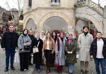 Osmangazi'de Bursa'nın Dünyaca Ünlü Lezzetleri Gençlere Aktarılıyor