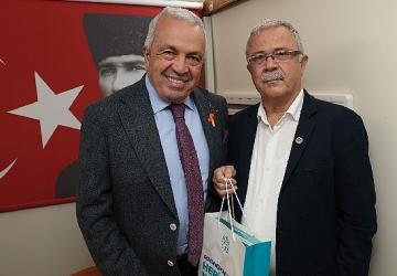 Başkan Şadi Özdemir, vatandaşların sorun ve taleplerini mahallesinde dinledi