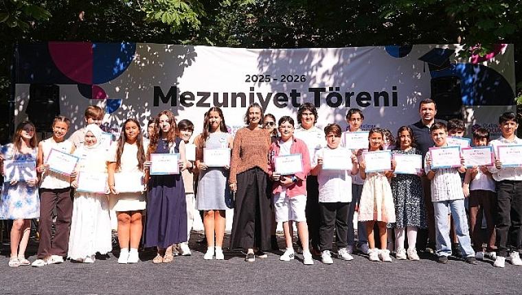 Üsküdar Çocuk Üniversitesi'nde Mezuniyet Coşkusu