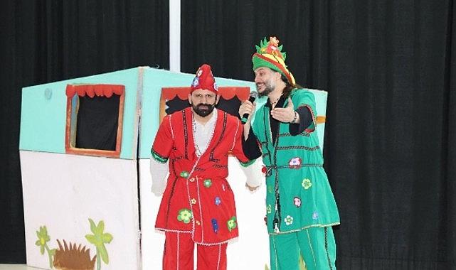 Kartepe'de Minikler Tiyatroyla Eğlendi