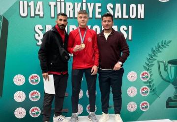 Milletvekili Özhan’dan Türkiye Şampiyonu Besnili atlet Mehmet Ervural’a tebrik mesajı