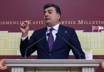 CHP Sözcüsü Emre: ‘Partililerin iradesine dayanmayan hiçbir yönetimin meşruiyeti yoktur’ - Videolu Haber