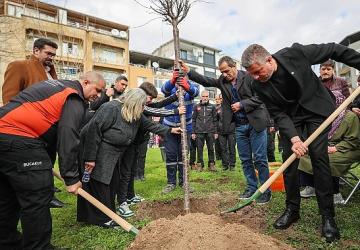 Buca'da 6 Şubat'ta kaybedilenler fidanlarla anıldı
