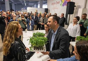 Bornova'da toprağa can, üreticiye destek