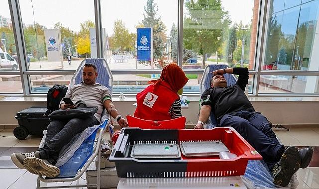 Selçuklu Belediyesi Personeli'nden Kızılay'a Kan Bağışı Desteği Selçuklu Belediyesi Personeli'nden Kızılay'a Kan Bağışı Desteği