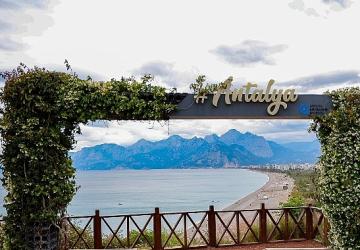 Akseki Göktepe Yaylası'nda kar kalınlığı 6 metreyi geçti