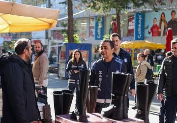 Büyükşehir Zabıtasından kaldırım işgallerine sıkı denetim