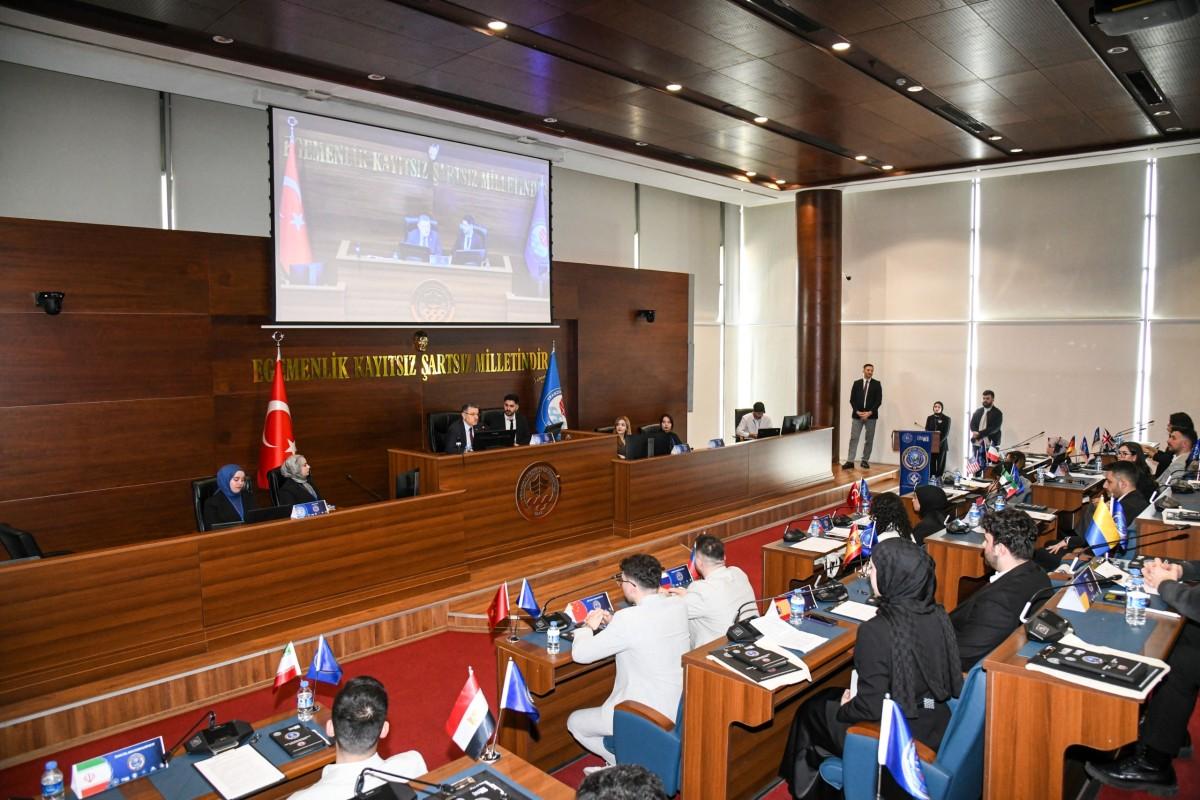 Başkan Genç üniversitelilerle BM Simülasyonu’nda buluştu