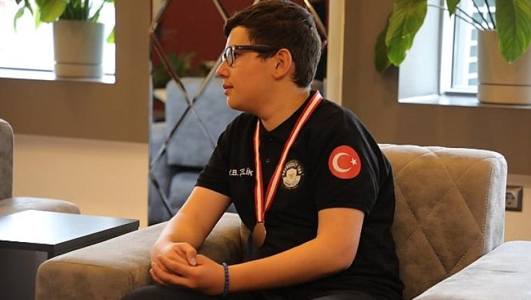 Edremitli öğrenciler dünya derecesi yaptı