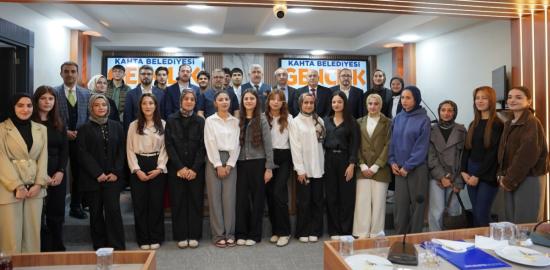 Kahta’da Gençlik Meclisi’ne tam not: Terzi’den gençlik vizyonu vurgusu ve destek mesajı