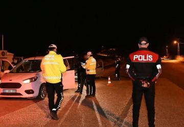 Adıyaman’da “Huzurlu Sokaklar 23” uygulaması: 3 bini aşkın şahıs ve 739 araç kontrol edildi