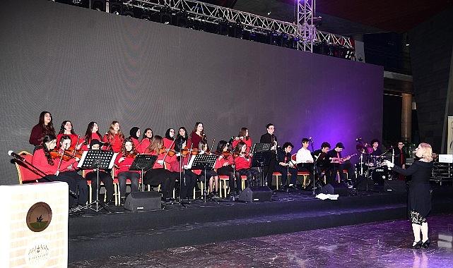 Osmangazi'nin Genç Müzisyenleri Bursalılara Müzik Ziyafeti Sundu