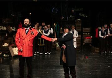 İzmir Şehir Tiyatroları'ndan görkemli prömiyer