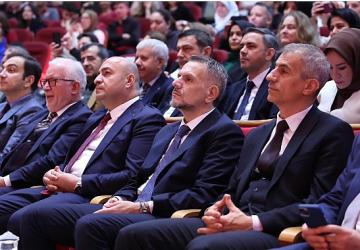 Öğretmenler Günü Bayrampaşa'da törenle kutlandı