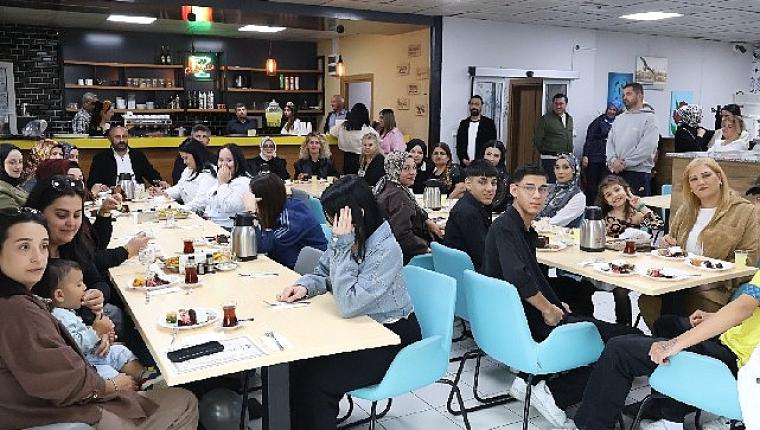 Beyaz Kalpler, mezunlarını mesleğe uğurladı