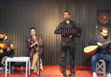 Gölge Sanat Akademisi’nde Şair Murat Kayış’tan şiir ve müzikle dolu bir gece - Videolu Haber